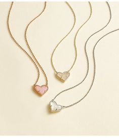 Kendra Heart Necklace, Preppy Necklaces Kendra Scott, Preppy Christmas Gifts, Preppy Necklaces, Heart Pendent, Short Pendant Necklace, Preppy Accessories