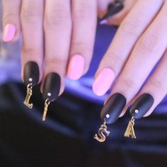 Korean Nail Art - Nail Designs & Pictures from Instagram | Glamour UK Idol Nails, 90s Nails, Nail Piercing, Nail Designs Pictures, Korean Nail Art, Black Nail Art, Beauty Nails Design, Korean Nails, Nail Swag