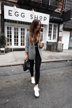 Nyc Outfits, Monochrome Outfit, Hounds Tooth, Elegante Casual