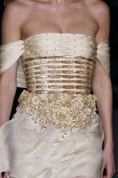 #Valentino Spring/Summer 2006 Haute Couture Detail Couture, Expensive Taste, Feminine Fashion, Dior Couture, Vestidos Vintage, Flower Embroidery