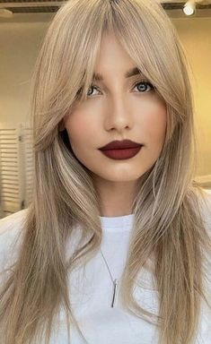 Straight Blonde Hair, Trendy Short Hair, Haircuts Straight Hair, Long Blonde Hair, Red Lipstick, Trendy Short Hair Styles