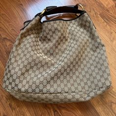 Beautiful, Like New Iconic Gucci Horsebit Hobo Bag. Lightly Used, No Wear Or Marks. Smoke Free Home, Stored In A Box. 18” Across The Bottom. 15” Top To Bottom. About 6” Shoulder Strap Drop. Open Top. One Large Inside Zip Compartment. Chic Gucci Hobo Bag For Shopping, Chic Gucci Hobo Bag For Daily Use, Designer Gucci Hobo Bag For Formal Occasions, Chic Gucci Hobo Bag With Gold-tone Hardware, Elegant Gucci Hobo Bag For Travel, Gucci Marmont Super Mini, Gucci Soho Bag, Marmont Super Mini, Gucci Purse