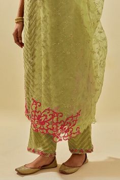 Green kurta featuring floral silk applique motifs and bead sequin embroidered chevron patterns. Paired with an embellished pant, scalloped hem dupatta, and inner slip., Fit: Relaxed Green Dupatta, Kurta Pant Set, Chevron Patterns, Women Kurta, Straight Kurta, Kurta With Pants, Silk Organza, Floral Applique, Green Silk