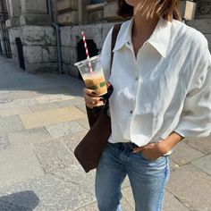 5 Shoes That Make Skinny Jeans Look More "2024" — Who What Wear Seersucker Top, Creative Outfits, Summer Basics, Easy Shape, Those Days, Simple Shirts, Pretty Prints, Basic Outfits