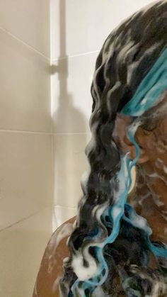 Curly blue and black hair wash 🥰💙 Black Hair With Light Blue Highlights, Black And Blue Curly Hair, Blue Black Hair Curly, Navy Blue Hair Black Women, Blue Hair Black Women Natural, Midnight Blue Curly Hair, Blue Black Curly Hair, Half Brown Half Black Hair, Dyed Hair On Black Women