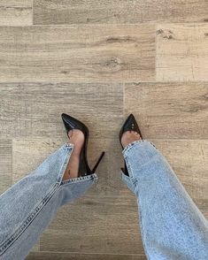 Outfit Jeans, Shoe Inspo, Mode Inspo, On The Floor, Looks Vintage