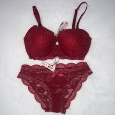 Never Worn Super Cute Lace Bra And Panties Set From Vs. Red Lace With Outside Gold Lining. Bra Is 32ddd Lightly Lined Cups, No Padding And Panties Are Xs. New With Tags. Red Bra And Panties, Burgundy Bra, Bra And Panties Set, 19 Birthday, Bridal Bra, Pink Lace Bra, Red Bra, Cerise Pink, Pink Bralette