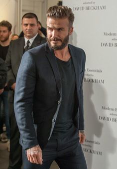 David Beckham costume style casual chic David beckham hairstyle David Beckham Suit, David Beckham Hairstyle, Beckham Hair, David Beckham Style, Long Beard, Beard Game, March 20, Hipster Fashion, Mens Winter Fashion