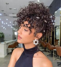 African Wedding Hairstyles, Curly Bridal Hair, Curly Hair Up, Curly Wedding Hair, Curly Updo, Penteado Cabelo Curto, African Wedding, Short Curly Hair, Curly Girl