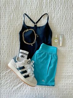 Alo Shorts, Alo Workout, Cute Running Outfit, Track Star, Outfits Athletic, Shorts Workout, Sporty Spice