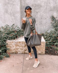 Friday Wear, Lauren Kay Sims, Everyday Casual Outfits, Lululemon Outfits, Fall Favorites, Casual Winter Outfits