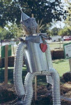 Robot Scarecrow, Oz Scarecrow, Custom Puppets, Pumpkin Festival, Giant Pumpkin, Tin Man