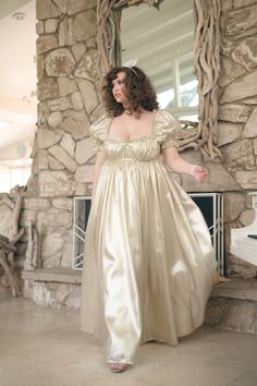 Seashell Dress, Corset Looks, Golden Dress, Skandinavian Fashion, Princess Core, Pleated Maxi Dress, Beauty Clothes, Pleated Maxi, Wedding Dress Inspiration