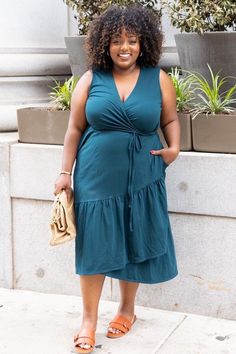 jersey wrap dress, plus size casual fashion, petite plus size, plus size wrap dress, fall style, #plussizefallfashion #fallfashion #wrapdress Dress Plus Size Casual, Wrap Dress Plus Size, Plus Size Wrap Dress, Summer/fall Outfits, Jersey Wrap Dress