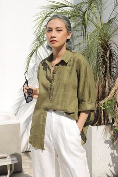 A soft textured weave and relaxed silhouette makes this Esther Linen Shirt an effortless button down that gets a deconstructed makeover, courtesy of an asymmetrical, extra-voluminous fit. Khaki Shirt Outfit, Linen Shirt Outfit Women, Green Shirt Outfits, Loose Linen Shirt, Linen Shirt Outfit, Green Linen Shirt, Oversized Linen Shirt, Khaki Shirt, Linen Shirts Women