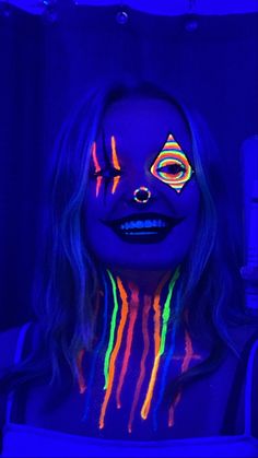 Neon Halloween Face Paint, Neon Makeup Looks Eyeshadows, Glow Halloween Costume, Blacklight Face Paint Ideas, Glow In Dark Makeup Ideas, Black Light Clown Makeup, Neon Clown Makeup Easy