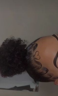 Heart Edges Tutorial, Edges Designs Hair, Edges Hairstyles 4c Hair, Heart Shaped Edges, Black Women Edges, Baddie Edges, Peinados Con Baby Hair, Edges Inspiration