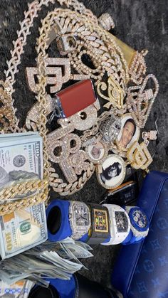 Money And Jewelry, Diamond Teeth, Lip Wallpaper, Nike Shoes Air Force, Expensive Jewelry Luxury, Money On My Mind, Dope Jewelry, Jewelry Fashion Trends, Money And Happiness