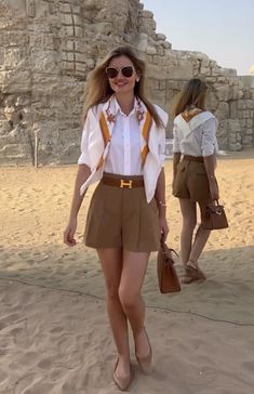 Summer Outfits Old Money, Outfits For Dinner, Neat Casual Outfits, Old Money Outfits, Hermes Belt, Elegante Casual, Fashion Mistakes, 가을 패션, Summer Fashion Outfits