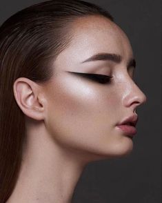 Fashion Editorial Makeup, Fantasy Make-up, High Fashion Makeup, Avant Garde Makeup, Graphic Makeup, Eyeliner Styles