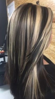 Blond Highlights Ideas, Chunky Highlights Asian, Dark Brown Hair With Blonde Highlights Medium Length, 2000 Hair Color, 90s Hair Color Trends, Natural Hair Colors, Vacation Hair