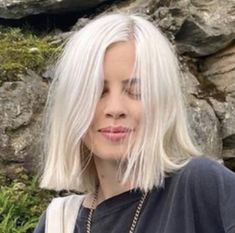 Platinum Blonde Bob Round Faces, Silver Blonde Hair Short, White Bob Haircut, White Hair Bob, Platinum Blonde Short Hair, Platinum Lob, Platinum Blonde Bob, Grey Transition, White Bob