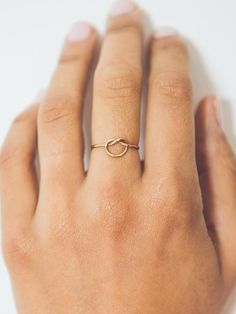 Gold Infinity Knot Ring, Black Gold Jewelry, Bridemaids Gifts, Morganite Engagement, Everyday Rings, Diy Schmuck, Romantic Gift, Rings Simple, Simple Jewelry