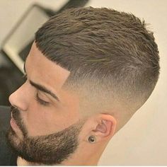 Fade Haircut With Beard, Hair Types Men, Top Haircuts For Men, Caesar Haircut, Fade Skin, Beard Haircut, Fresh Haircut, Skin Fade, Men's Short Hair