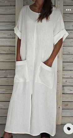 20 looks com vestidos de verão para as 60+ - Blog da Mari Calegari Sukienki Maksi, Linen Style Fashion, Mode Tips, Linen Fashion, Short Sleeve Maxi Dresses, Panel Dress, Maxi Dress With Sleeves, Linen Clothes