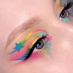 Fade Into Hue Palette, Fade Into Hue, Becoming A Makeup Artist, Flower Makeup, Cute Eye Makeup, Graphic Makeup, Magical Makeup, Eye Makeup Designs, Makijaż Smokey Eye