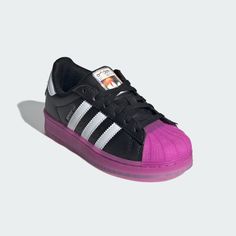 Superstar Shoes, Superstars Shoes, Lit Shoes, Iconic Style, Shoes Adidas, Adidas Online, Street Fashion, Adidas Shoes, Kid Shoes