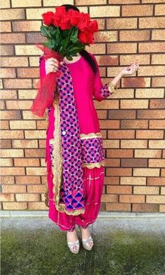 Punjabi Clothes, Punjabi Design, Outfits Indian, Desi Wear, South Indian Sarees, Boutique Suits