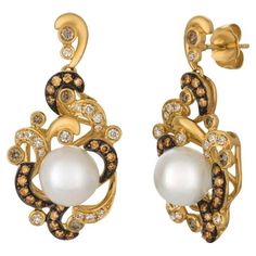 Le Vian Chocolatier® Earrings featuring cts. Vanilla Pearls™, 3/8 cts. Chocolate Diamonds® , 1/4 cts. Vanilla Diamonds® set in 14K Honey Gold™ Large Pearl Earrings, Wedding Bride Jewelry, Pearl Necklace Designs, Silver Pearl Earrings, Casual Earrings, Chocolate Diamonds, Le Vian, Anniversary Jewelry, Pearl Earrings Dangle