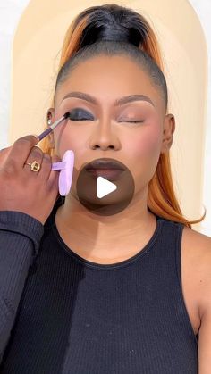 Smokey Dramatic Eye Makeup, Fall Make Up Looks Black Women, Black Sparkle Eyeshadow, Smoky Eyeshadow Look, Easy Makeup For Black Women, Black Eye Shadow Makeup Looks, Egyptian Women Makeup, Black And Silver Eyeshadow Looks, Eye Makeup For Black Skin