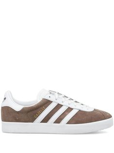 brown white calf leather calf suede signature 3-Stripes logo logo print to the side branded heel counter round toe front lace-up fastening flat rubber sole Classic Adidas Leather Skate Shoes, Classic Brown Adidas Sneakers, Classic Leather Adidas Skate Shoes, Classic Adidas Sneakers With Round Toe, Adidas Brown Round Toe Skate Shoes, Adidas Brown Sneakers With Contrast Sole, Adidas Suede Skate Shoes With White Sole, Brown Low-top Adidas Skate Shoes, Brown Adidas Low-top Sneakers