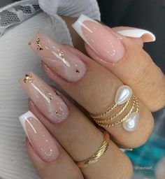 Elegant Nude Nails Classy, Game Date Outfit, Nails French Gold, Nails Francesa, Anniversary Outfits For Women, French Nails With Gold, Gold French Nails, Elegant Nails Classy, Classy Prom Nails