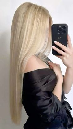 Black Saffron, Kendall Jenner Aesthetic, Good Girl Perfume, Girl Perfume, Dark Luxury, Frida Aasen, Best Hair Dye, Icy Blonde Hair