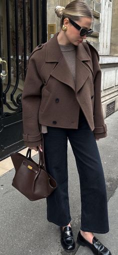 Outfit For Autumn 2024, Spring Coat 2024, Autumn Coat 2024, Blazer Winter Outfits For Women, Autumn Winter Street Style 2024, Autumn 2024 Outfits, Work Outfits Women 2024, Autumn Outfits 2024 Women, Fall 2024 Street Style