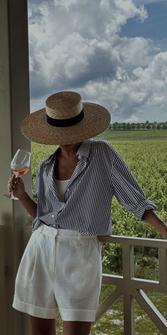 Napa Outfit, Vineyard Outfit, Italian Summer Outfits, Wineries Outfit, Summer Holiday Outfits, Summer Vacation Outfits, Beige Outfit, Italy Outfits