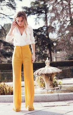 Wedding Guest Pants, Celana Fashion, Dress Pictures, Luxury Vehicles, Look Formal, Dresses Classy, Rock Outfit, Yellow Pants, Trouser Outfits