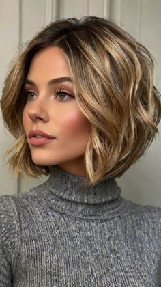 Short Bob Hairstyles Hair Bangs And Layers, Bob Pendek, Bangs And Layers, Grown Out Pixie, Lob Haircuts, Trendy Bob, Hair Maintenance Tips, Bob Cuts, Home Minimal