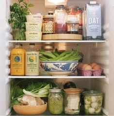 Healthy Fridge, Ginger Shot, Cooking Club, Kitchen Cookbook, Fridge Organization, Healthy Girl, Green Juice, Pretty Food, Aesthetic Food