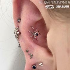 Wall To Wall Carpet, Cool Ear Piercings, Pretty Ear Piercings, Cool Piercings, Ear Style, Cute Piercings, My Favourite Things, Body Jewelry Piercing, Wall Carpet