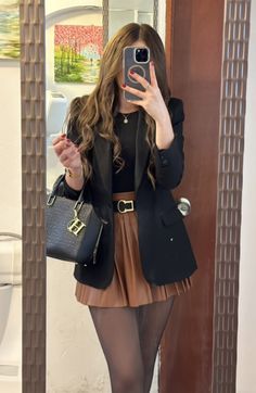 Fall2024 Fashion, 2024 Lookbook, Elegantes Outfit Damen, Stile Blair Waldorf, Student Aesthetic, Stockings Outfit, Psychology Student, Winter Fashion Outfits Casual, Wardrobe Update