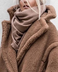 Pretty much everyday... ✌ #NeutralTerritory #Winter #details #figtny Teddy Coat Outfit, Winter Pant, Fashion Infographic, Seasons Autumn, Coat Outfits, Winter Mode, Mode Inspo, Fashion Fall, Coastal Style