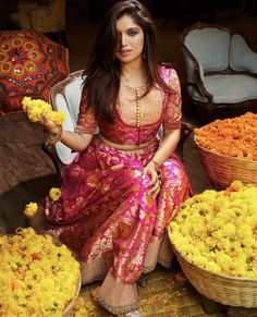 Koti Blouse, Brides Attire, Wedding Times, Bhumi Pednekar, Shot Ideas, Bride Photoshoot