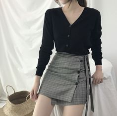 Baddie Clothing, Indie Dark, Outfit Kpop, 90s Casual, Autumn Girl, Grunge Outfit, Girl Korean, Party Summer