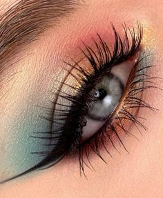 Eyeshadow Aqua Eyeshadow, Colourful Eyeshadow, Summer Eyeshadow, Double Eyelid, Green Eyeshadow, Hooded Eyes, Page Facebook, Makeup For Green Eyes, Colorful Eyeshadow