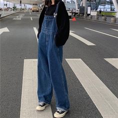 Mode Harajuku, Straight Wide Leg Pants, Preppy Mode, Overalls Vintage, Commuter Style, Outfit Korean Style, Moda Denim, Looks Pinterest, Jeans Overall