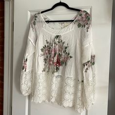 Size M. Never Worn, Excellent Condition. White Long Sleeve Peasant Top With Floral Print, White Lace Trim Peasant Top For Brunch, White Floral Print Peasant Top For Brunch, White Feminine Peasant Top For Brunch, White Peasant Top For Spring Day Out, White Flowy Peasant Top For Spring, Flowy White Peasant Top For Brunch, Tracy Reese, Clothes Ideas